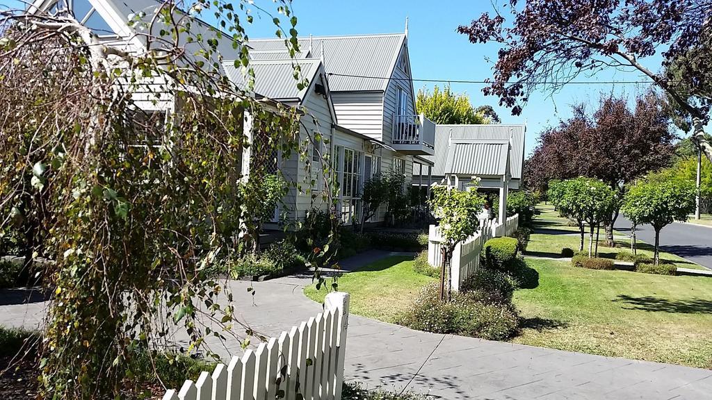 Creek Cottage Bed And Breakfast ทาแรลกอน ภายนอก รูปภาพ